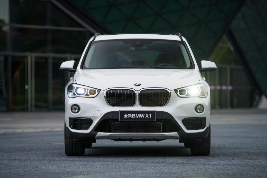  BMW X1 xDrive25Li Sport Line 2016 года  (фото 17 из 20)